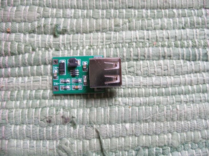 Spannungswandler 1,0V - 4,2V auf 5V USB - zum Schließen ins Bild klicken