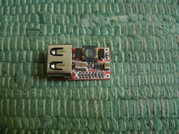 Spannungswandler 12 - 28V 5 Volt USB, ca. 1A - zum Schließen ins Bild klicken