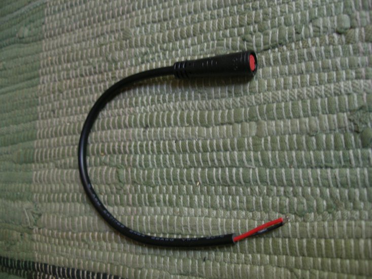 2Pin Ebike Stecker, female, 8mm D., mit ca. 20cm Kabel - zum Schließen ins Bild klicken