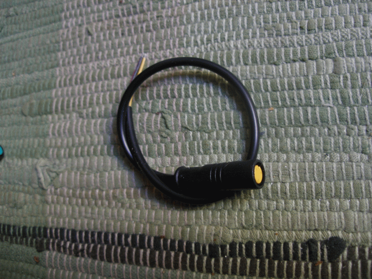 3Pin Ebike Stecker, female, 8mm D., mit ca. 20cm Kabel - zum Schließen ins Bild klicken