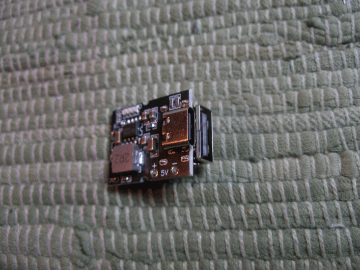 Spannungswandler 2,8V - 4,2V auf 5V USB, 2A (Powerbankmodul) I - zum Schließen ins Bild klicken