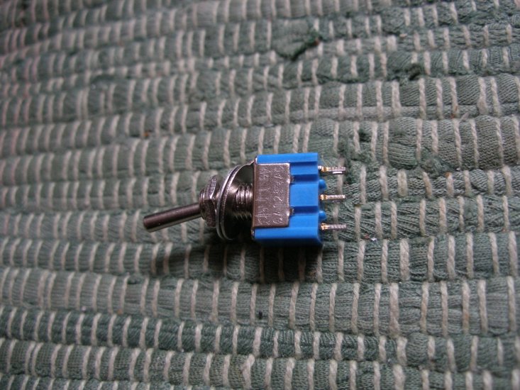 Miniatur-Kippschalter 1 polig, Ein/Ein - zum Schließen ins Bild klicken