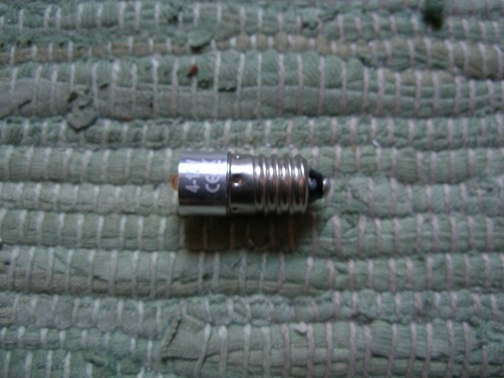 E10 LED Birne, Cree Chip, 3,2 - 4,2V - zum Schließen ins Bild klicken