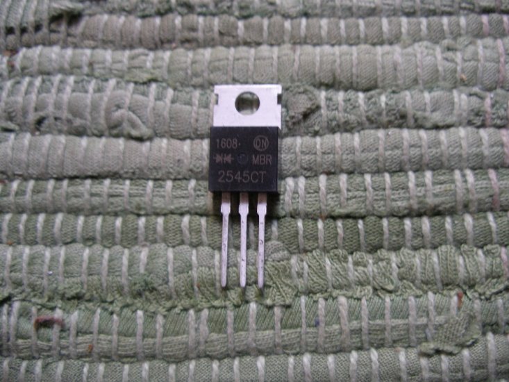 Schottky Diode 45V 2 x 12A - zum Schließen ins Bild klicken