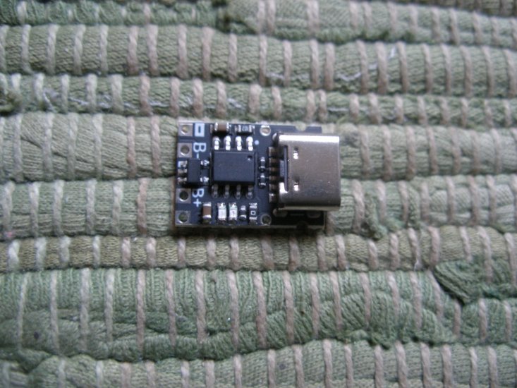 Micro Protection (PCB) und Ladeboard 1S, 1 Ampere, USB-C - zum Schließen ins Bild klicken