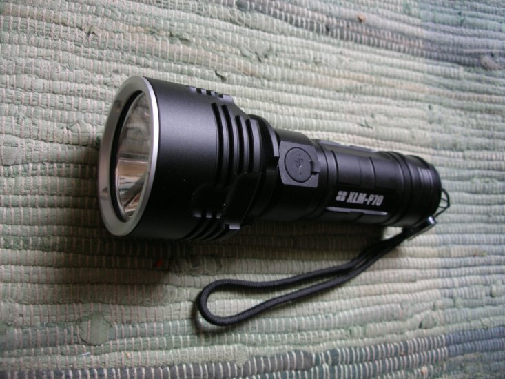 LED Scheinwerfer / Taschenlampe XHP70.2 (Reflektor) - zum Schließen ins Bild klicken