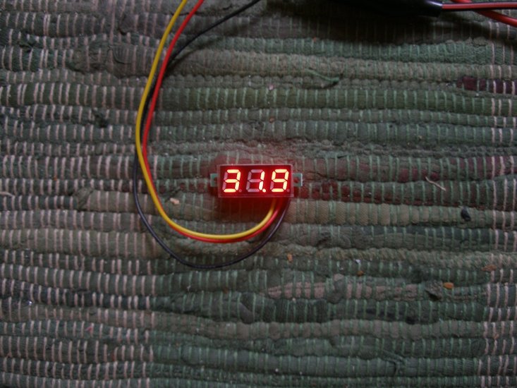 Spannungsanzeigemodul 3-100V, rot, klein - zum Schließen ins Bild klicken