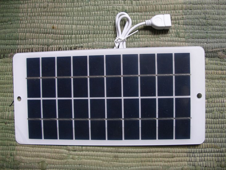 Solarpanel / Ladegerät mit 5V USB Ausgang 4 Watt - zum Schließen ins Bild klicken