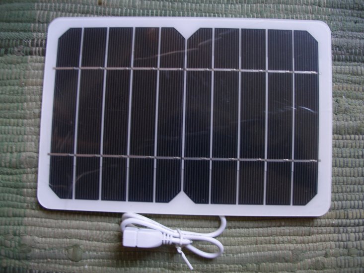 Solarpanel / Ladegerät mit 5V USB Ausgang 4,3 Watt - zum Schließen ins Bild klicken
