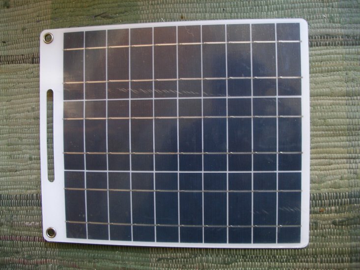 Solarpanel / Ladegerät mit 5V USB Ausgang 12 Watt - zum Schließen ins Bild klicken