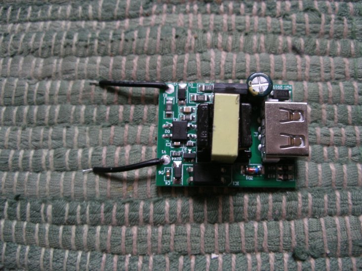 Spannungswandler 12 - 80 V auf 5 Volt USB, ca. 1A - zum Schließen ins Bild klicken