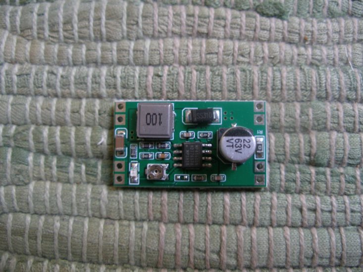 Spannungswandler 10-60V DC auf 3-16V DC, 1A, micro high tech I - zum Schließen ins Bild klicken